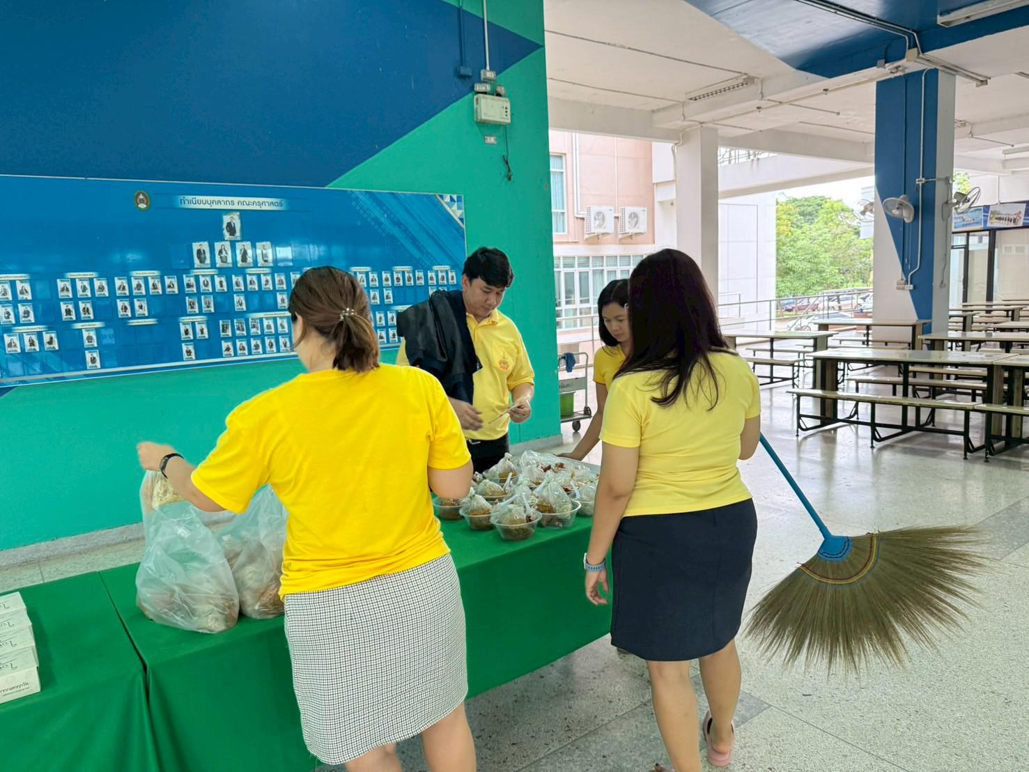 53. กิจกรรมจิตอาสาบำเพ็ญสาธารณะประโยชน์ Big Cleaning Day